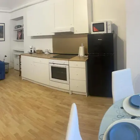 Apartment Greta's A 2 Minuti Dal Lago Arona